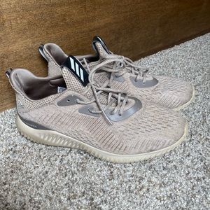 EUC Adidas Alphabounce Womens